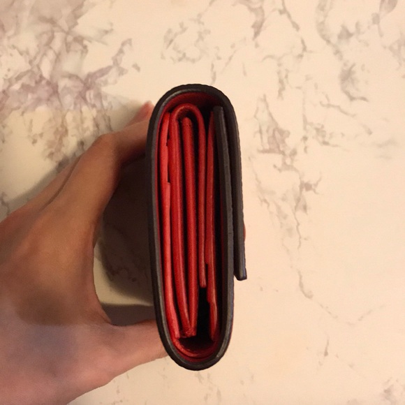 100% Authentic Celine Trifold Grained Wallet - Picture 9 of 14